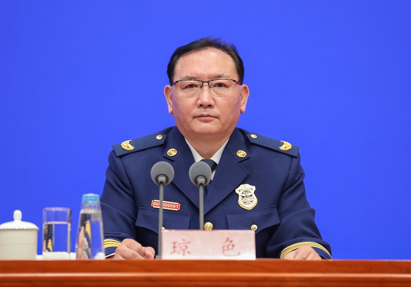 妓女网线上版免费视频应急部党组成员、消防救援局局长琼色出席新闻发布会